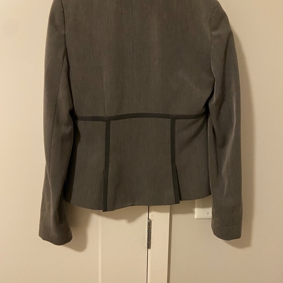 Marianne Chace | Vintage Gray Blazer with Black Trim | Size 4 - Picture 2 of 5